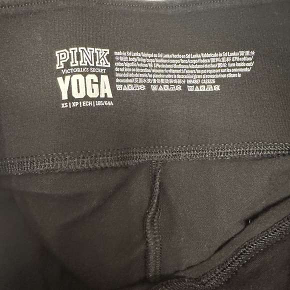 Victoria's Secret Black and Gold Jeggings with Stylish Appeal - Picture 6 of 6